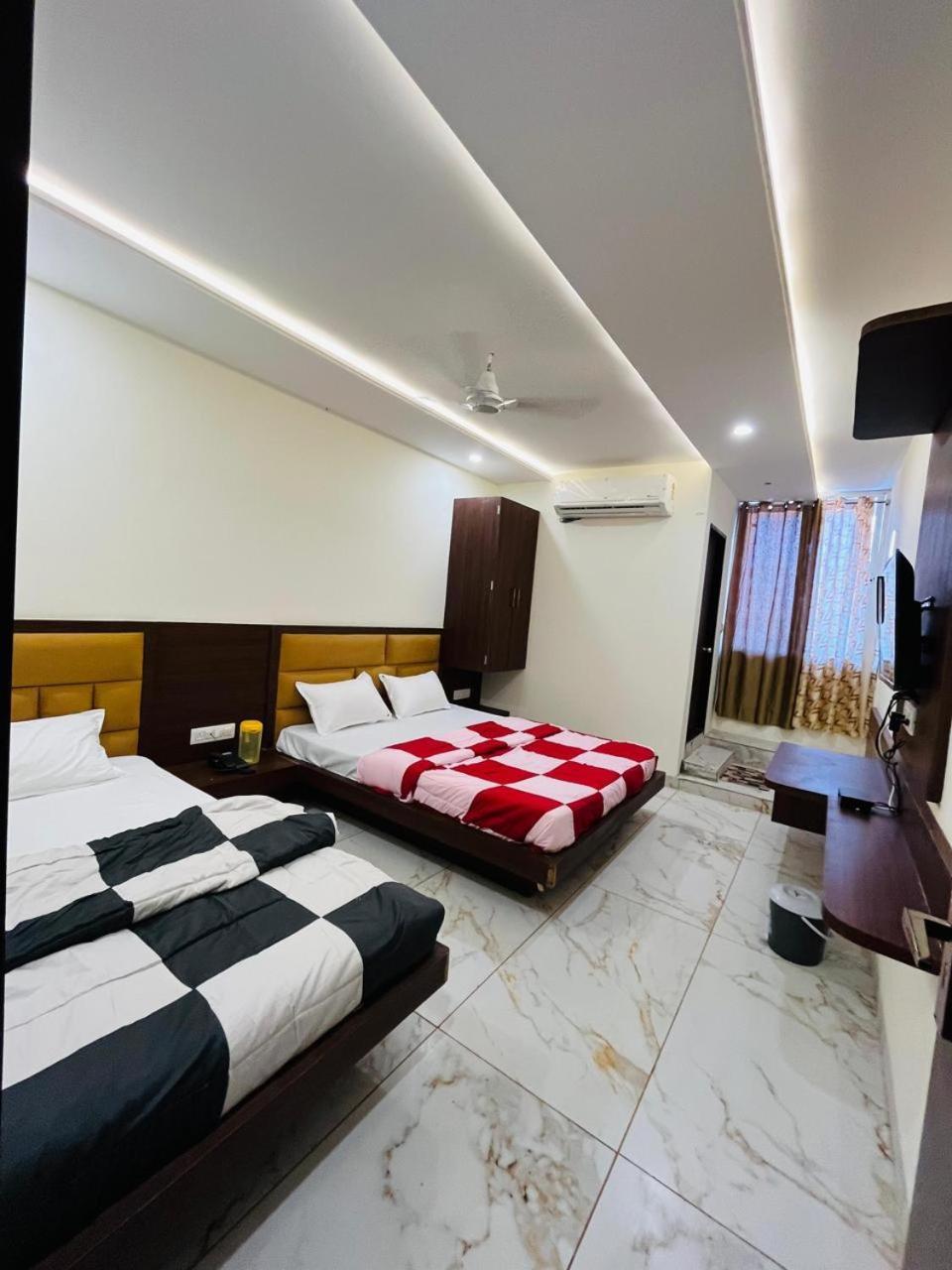 Hotel Prakasham Ujjain Exterior foto